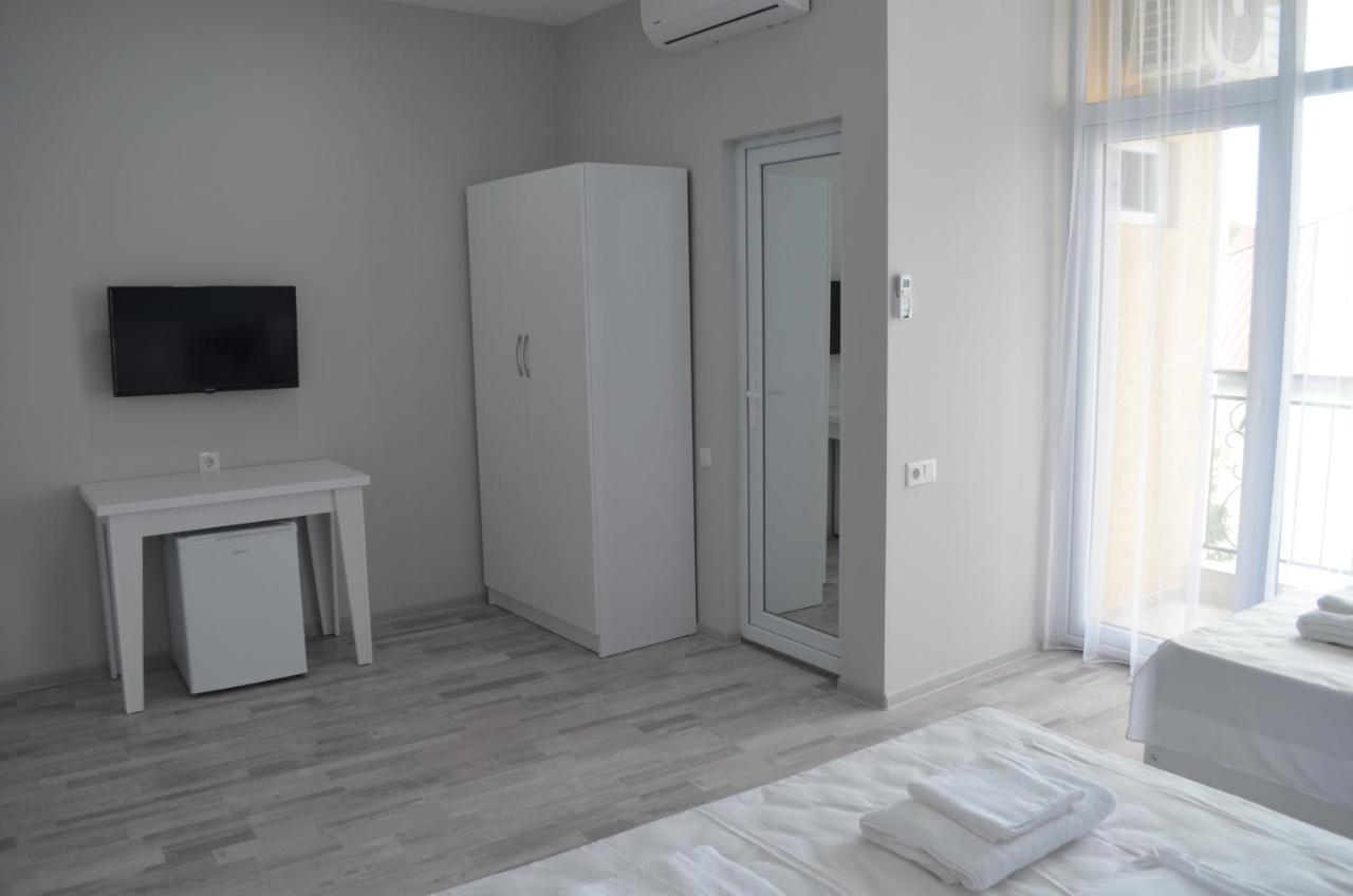 Guest House Madonna Кобулеті Екстер'єр фото