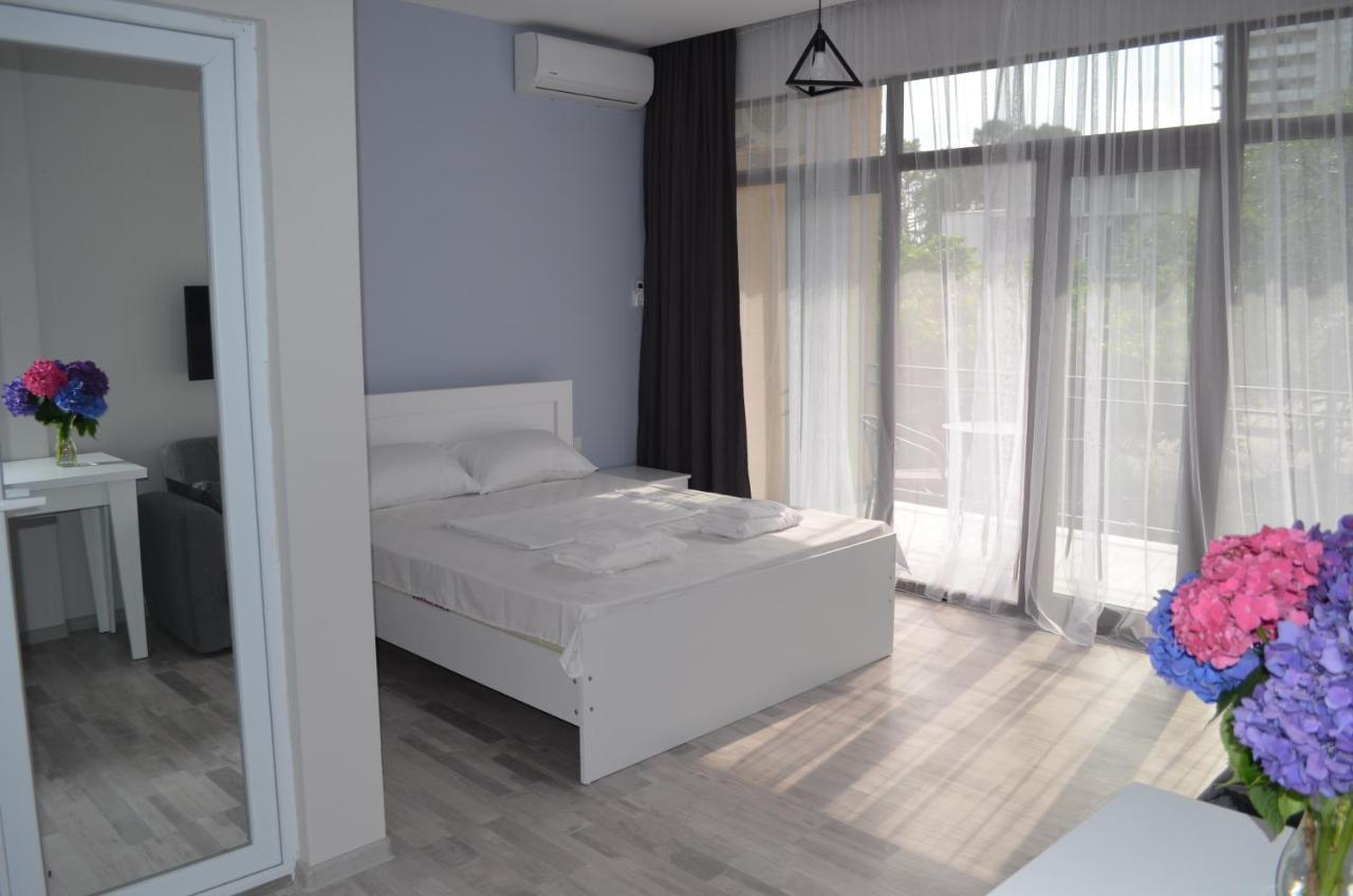 Guest House Madonna Кобулеті Екстер'єр фото