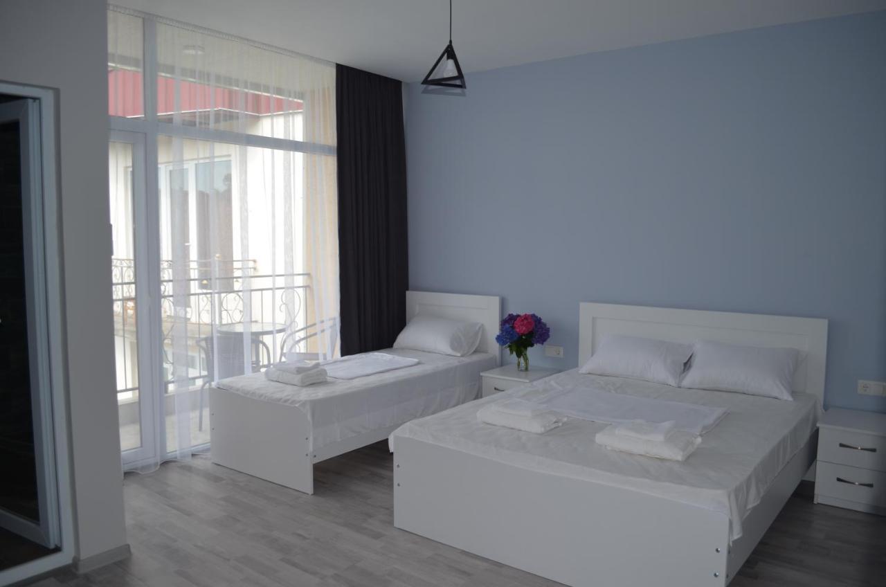 Guest House Madonna Кобулеті Екстер'єр фото
