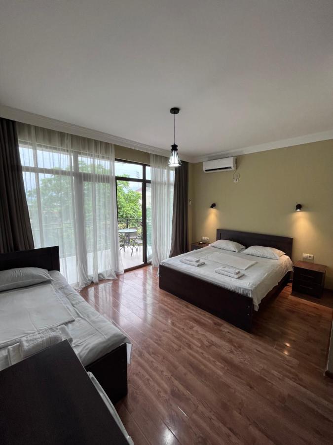 Guest House Madonna Кобулеті Екстер'єр фото