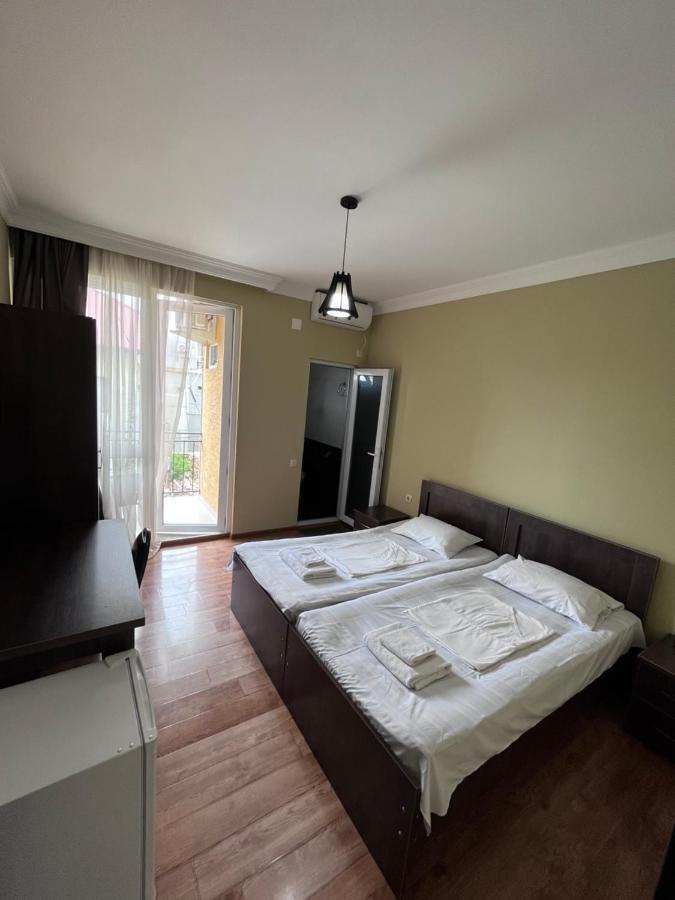 Guest House Madonna Кобулеті Екстер'єр фото