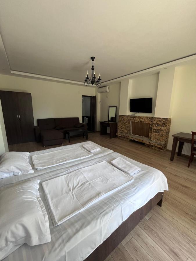 Guest House Madonna Кобулеті Екстер'єр фото