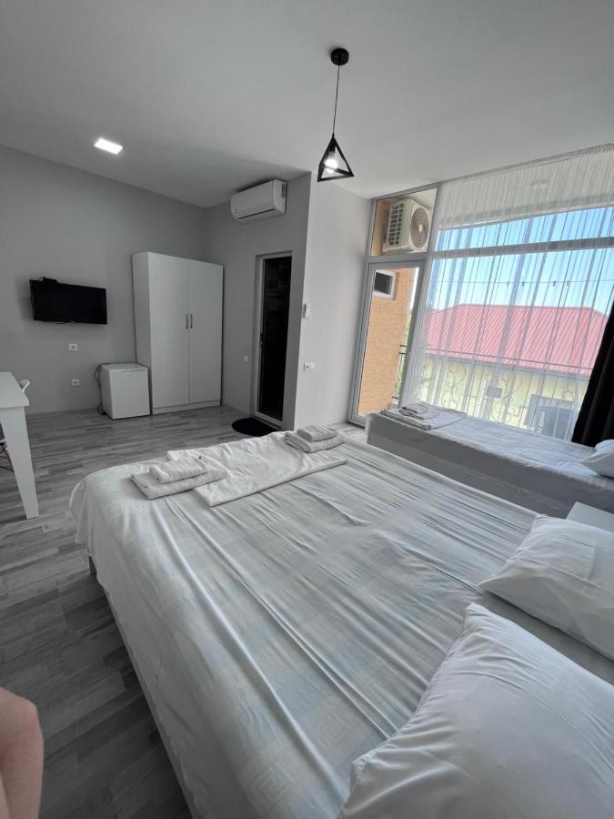 Guest House Madonna Кобулеті Екстер'єр фото