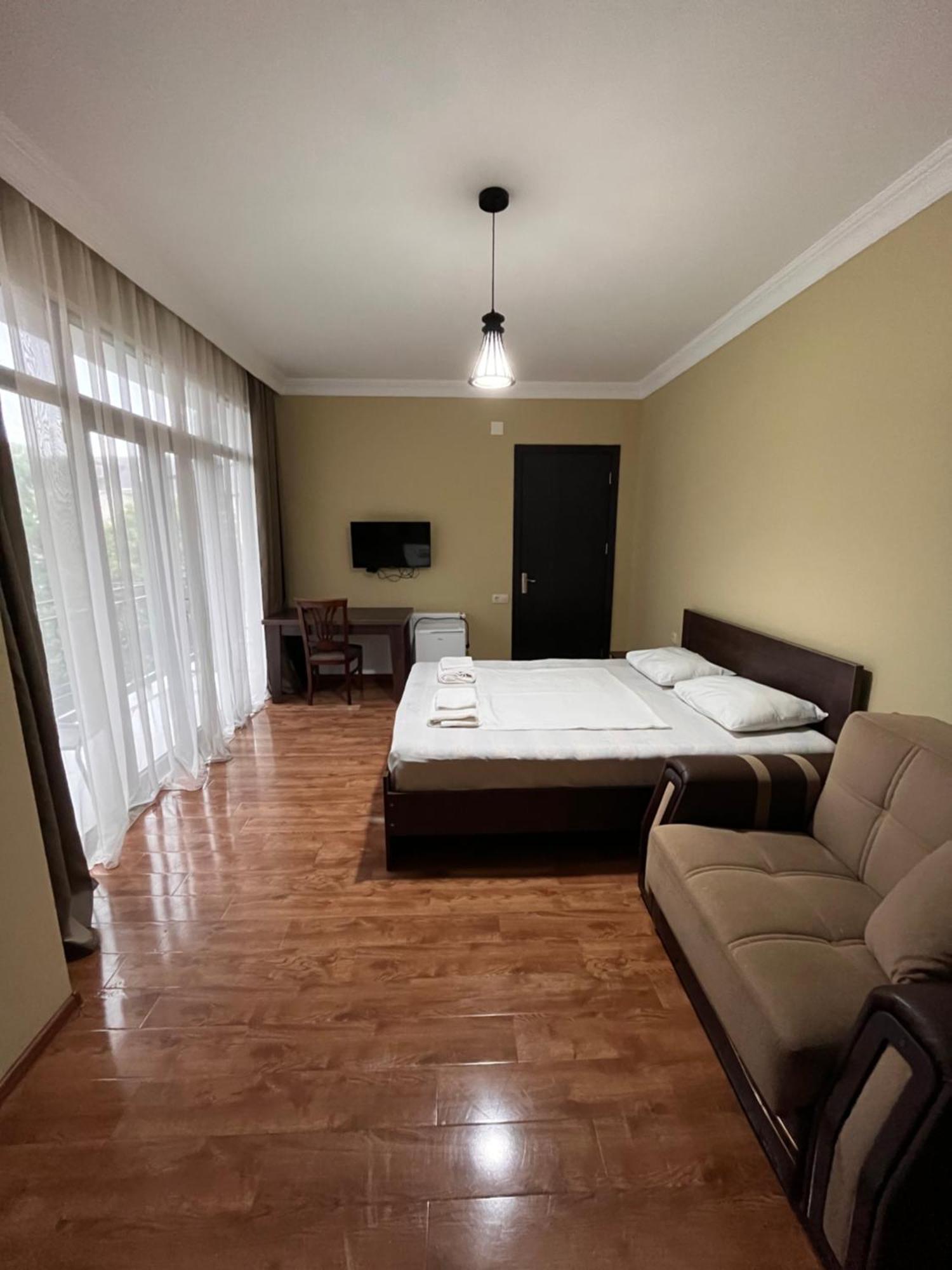 Guest House Madonna Кобулеті Екстер'єр фото