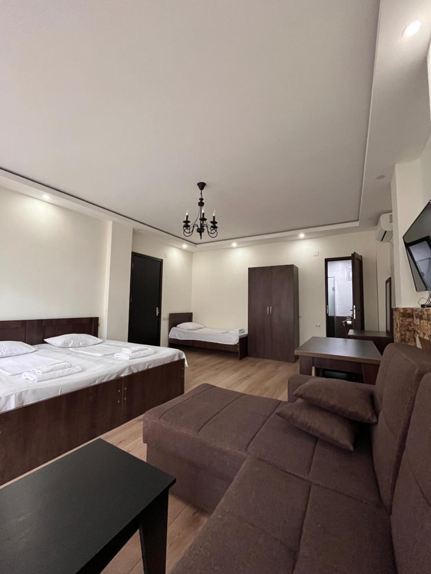 Guest House Madonna Кобулеті Екстер'єр фото